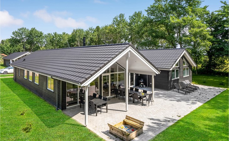 Beautiful home in Væggerløse with sauna 1