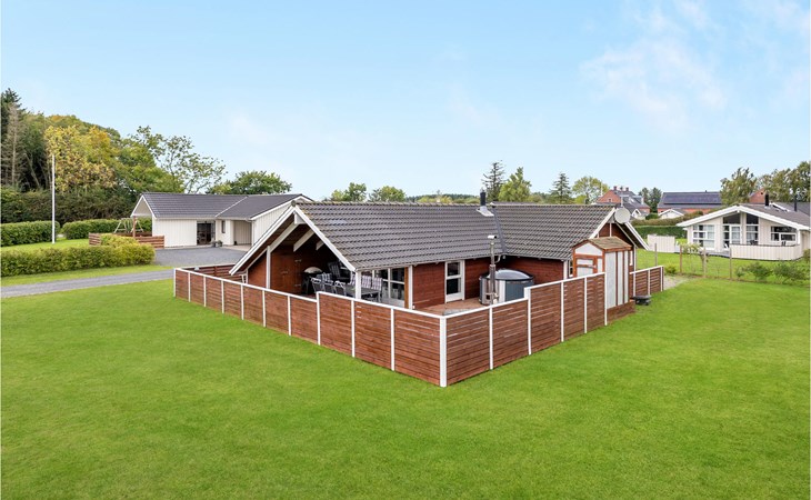 4 bedroom lovely home in Juelsminde 1