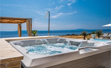 Gorgeous home in Novalja with jacuzzi 2