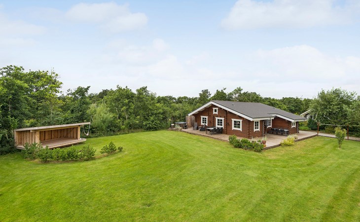 Beautiful home in Hemmet with kitchen 1
