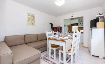 2 bedroom awesome home in Jadranovo 2