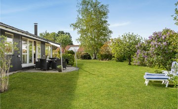 Beautiful home in Dronningmølle 2