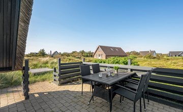 "Arlina" - 600m from the sea 2