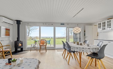 3 bedroom lovely home in Bjert 2