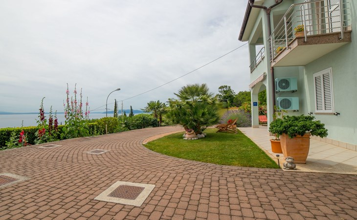 Wohnung mit Terrasse 1