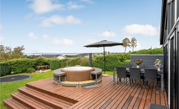 Beautiful home in Faaborg with jacuzzi 2