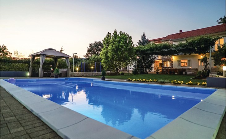5 bedroom amazing home in Vinjani Donji 1