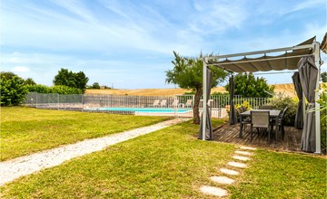 Cozy home in Beauville with lake view 2