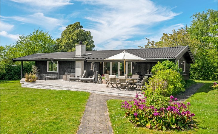 3 bedroom stunning home in Tisvildeleje 1