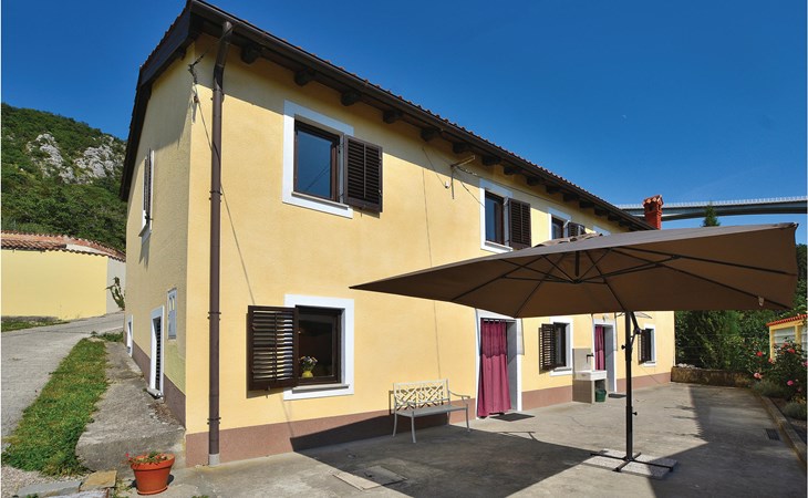 4 bedroom beautiful home in Crni Kal 1