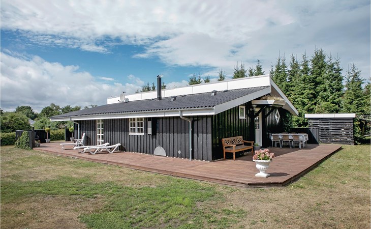 Awesome home in Hadsund with sauna 1