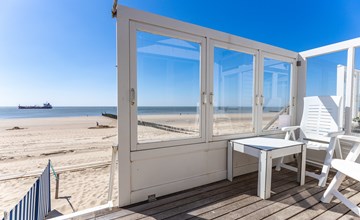 Beach sleep house near Dishoek directly by the sea with panoramic view and terrace, number 342 3