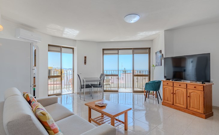 Excellent seafront & seaview 1