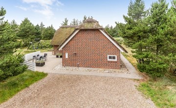 "Ronna" - 2.2km from the sea 2