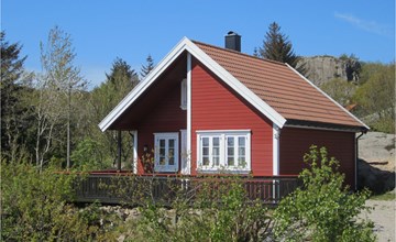Cozy home in Spangereid with WiFi 3