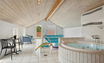 Nice home in Vinderup with sauna 2