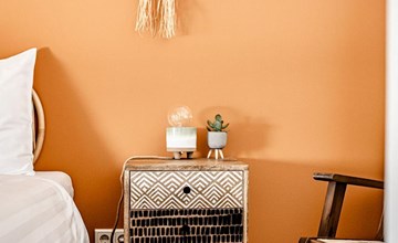 Cast Away hotel room (all-in price) 2