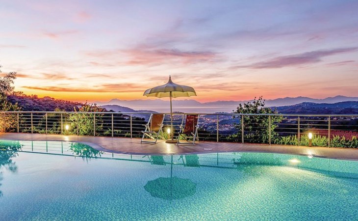 mit Aussicht und Pool 1