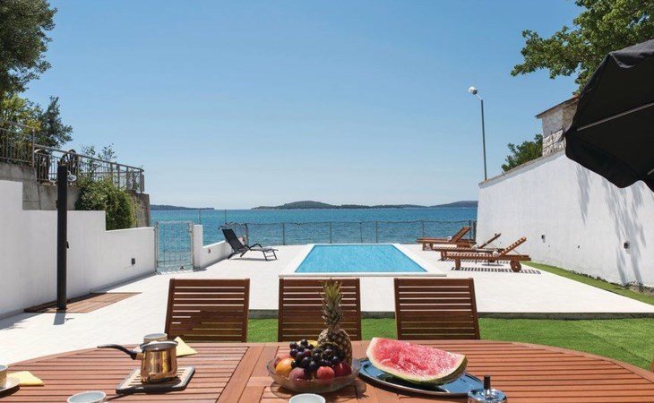 Villa Felicita für 12 Personen in Zaboric 1