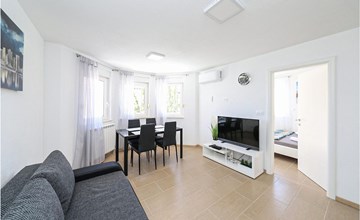 Stunning apartment in Kastel Luksic 3