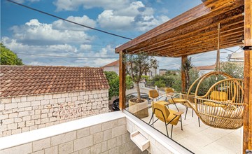 Gorgeous home in Okrug Gornji 2