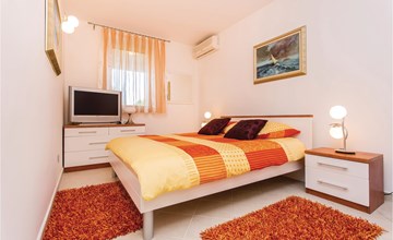 1 bedroom nice apartment in Njivice 2
