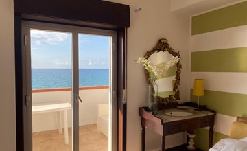 Stromboli' Wohnung mit Meerblick 2