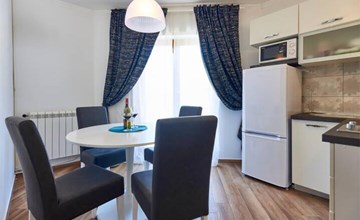 Nice home in Liznjan with WiFi 3