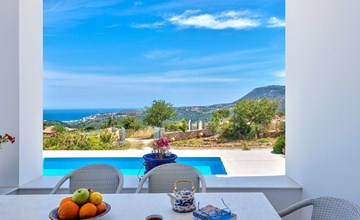 Villa mit Pool für bis zu 8 Personen. Meerblick. 2