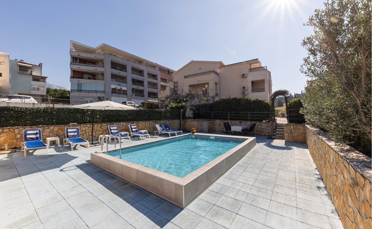 Nice apartment in Makarska 1