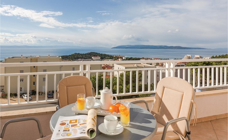 1 bedroom nice apartment in Makarska 1