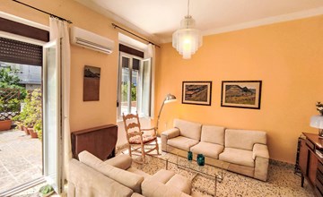 Wohnung mit Meerblick und großer Terrasse 2