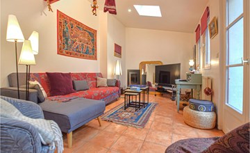 Nice home in Honfleur with Wi-Fi 3