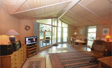 Lovely home in Væggerløse with kitchen 2
