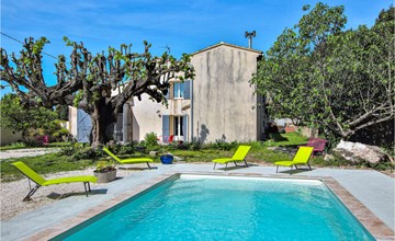 Gorgeous home in Merindol 2