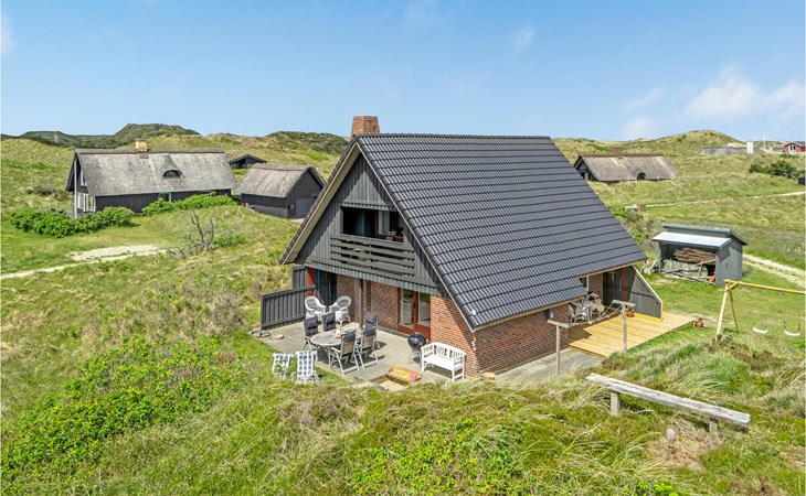 Stunning home in Oksbøl with kitchen 1