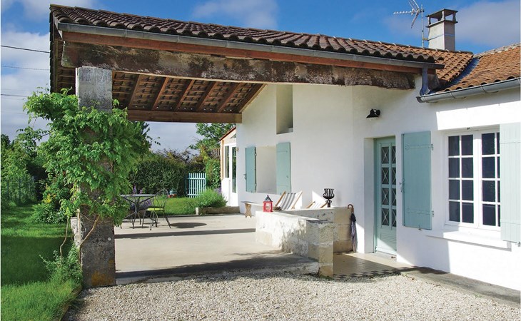 Lovely home in St Fort sur Gironde 1