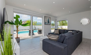 Stunning home in Donji Prolozac 3