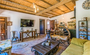 Lovely home in Rute with WiFi 3