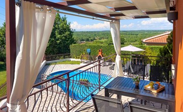 2 bedroom awesome home in Porec 2