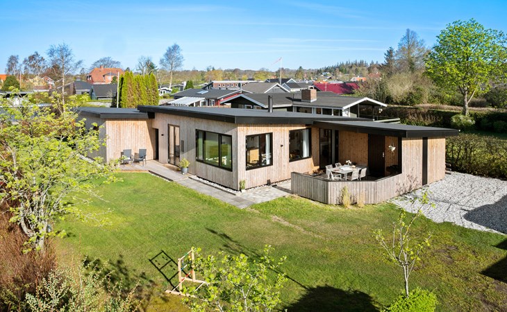 Awesome home in Børkop with kitchen 1