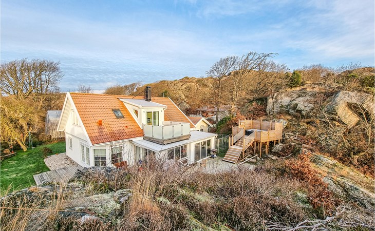 Amazing home in Rönnäng with sauna 1