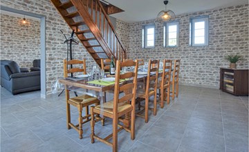 4 bedroom cozy home in Montsenelle 3