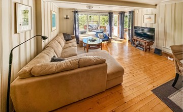 4 bedroom gorgeous home in Gressvik 3