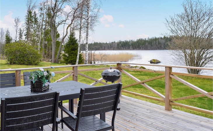 Cozy home in Nässjö with house sea view 1