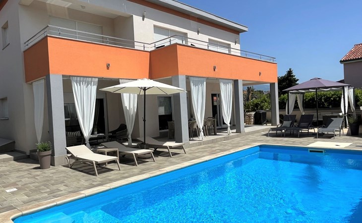 Villa Summer Escape in Barbat mit Garten und Aussicht 1