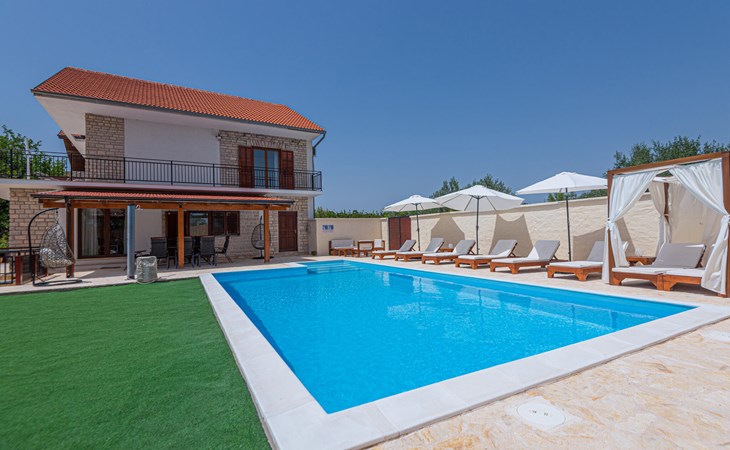 4 bedroom awesome home in Sibenik 1