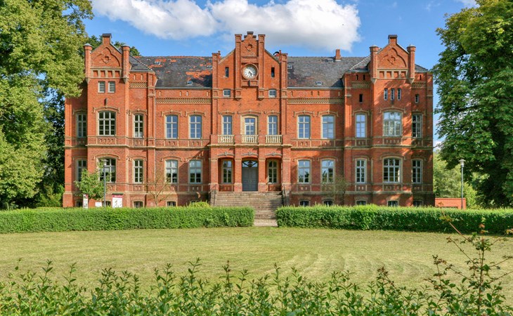 Cozy apartment in Krakow am See 1