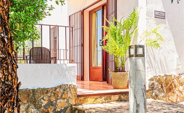 Nice home in Estepa with WiFi 2