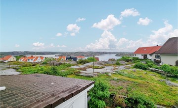 2 bedroom lovely apartment in Kungshamn 2